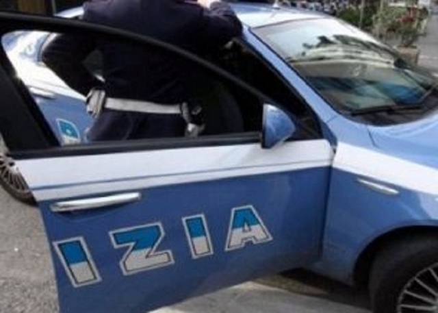 Siracusa, si impossessa di una birra in un market e aggredisce il responsabile