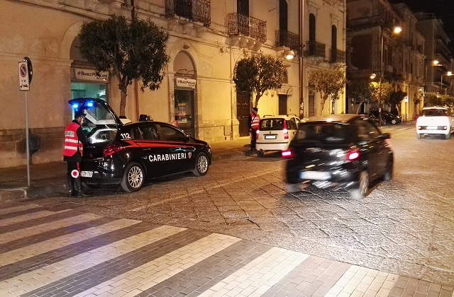 Siracusa, due donne litigano per una mancata precedenza