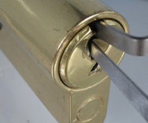 Avola, possesso ingiustificato di grimaldelli: denunciato un Serbo