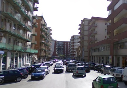 Siracusa, Via Tisia: 44enne rubava da auto parcheggiate