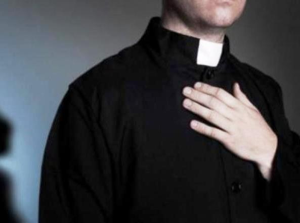 Lentini, violenza sessuale su minore: sacerdote rinviato a giudizio