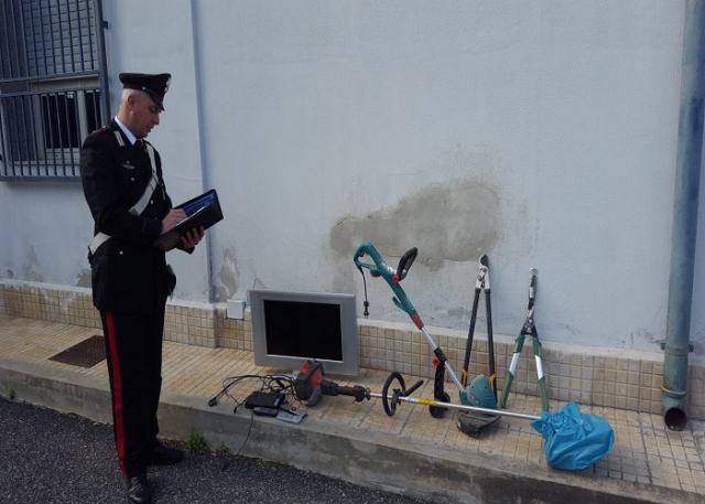 Siracusa, furti in serie tra il Plemmirio e Santa Teresa Longarini: 2 arresti