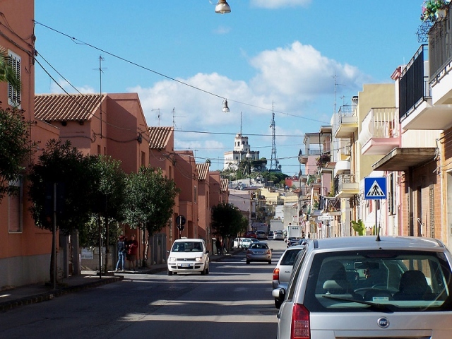 Siracusa, aria pesante a Belvedere: residenti e migranti quasi allo scontro fisico. Ieri sera l'intervento delle forze dell'ordine