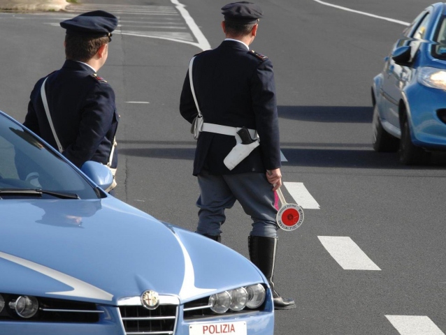 Lentinese sorpreso in auto con 42 kg di droga