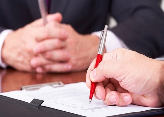 Scuola, firmato il primo contratto nazionale di lavoro per Istruzione e ricerca