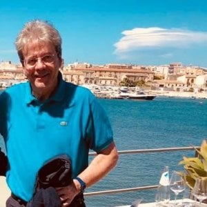 Il premier Paolo Gentiloni in vacanza a Siracusa