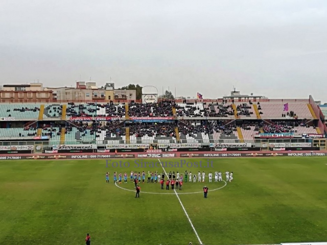 Il Siracusa combatte contro il Catania, ma alla fine cede