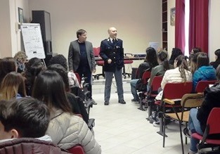 Siracusa, progetto legalità: la Polizia incontra gli studenti del Quintiliano