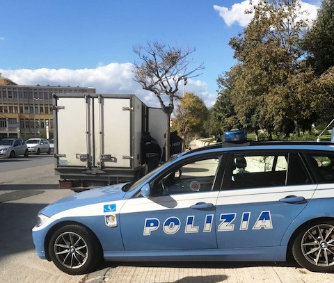 Siracusa, la Polizia Stradale passa al setaccio bus e autocarri