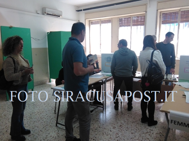 Siracusa, alle 19 l'affluenza è del 48,74 %: urne aperte fino alle 23