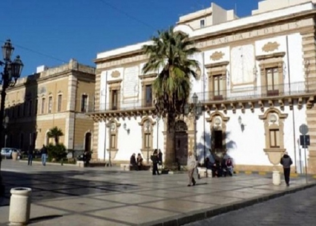 Augusta, l'ex sindaco Massimo Carrubba sporge querela alla Procura di Messina: "Io vittima del metodo Amara"