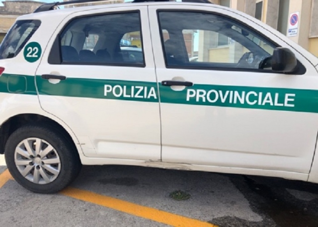 Siracusa, scoperta combustione rifiuti in contrada Perciata