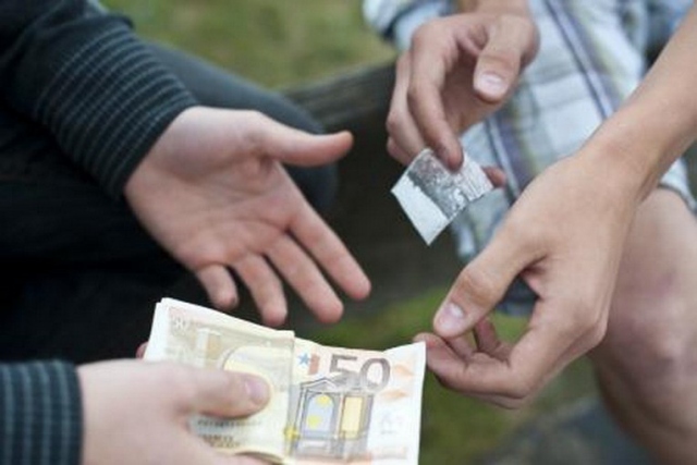 Augusta, arrestato presunto pusher: aveva cocaina e un bilancino di precisione