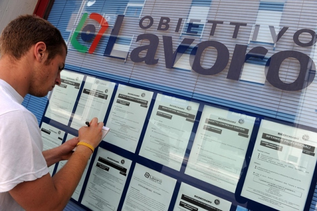 Mercato del lavoro, in provincia di Siracusa timidi segnali di ripresa: la disoccupazione scende di 2 punti nel 2017