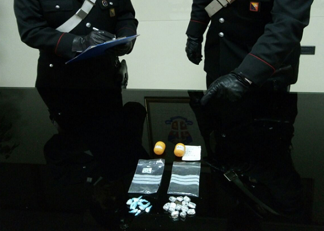 Siracusa, sorpreso a spacciare in piazza San Metodio: arrestato