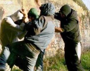 Siracusa, in 4 aggrediscono un extracomunitario