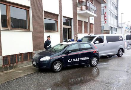 Nel Torinese, scopre di avere un tumore: uccide la madre e si suicida