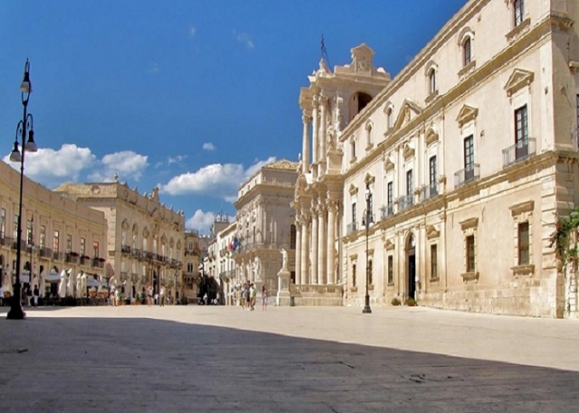 Siracusa, Ortigia off limits per auto e moto dalle 9 alle 12