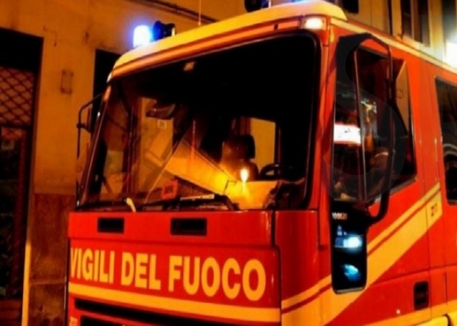 Pachino, a fuoco un deposito della "Fortunato srl"