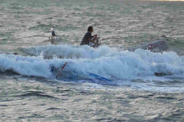 Avola, salvati due bagnanti in difficoltà