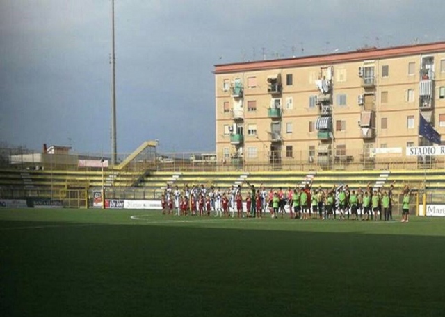 Sconfitta del Siracusa con la Juve Stabia, un rigore dubbio punisce gli azzurri