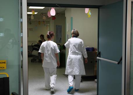 Brescia, bimba morta per otite: indagati tutti i medici