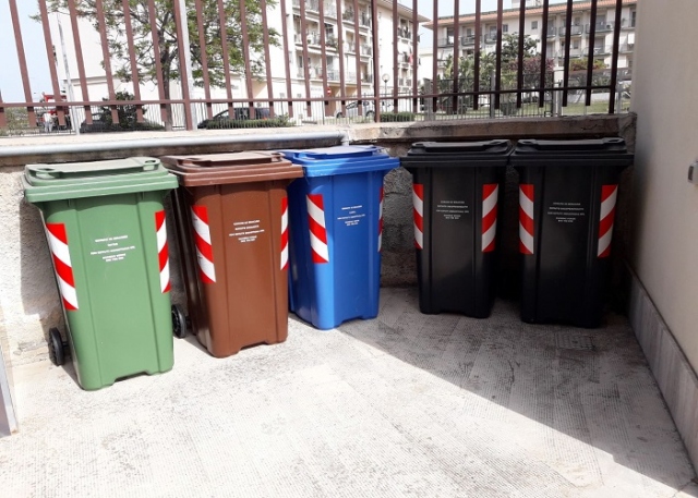 Siracusa, raccolta differenziata: carrellati movimentati dai netturbini