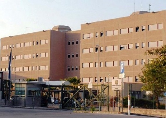Siracusa, agente penitenziario aggredito da detenuto a Cavadonna