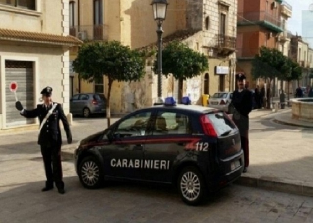 Rosolini, furto in un negozio: arrestato 17enne marocchino