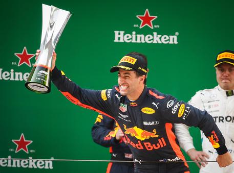 Gp di Cina, vince Ricciardo con Raikkonen terzo