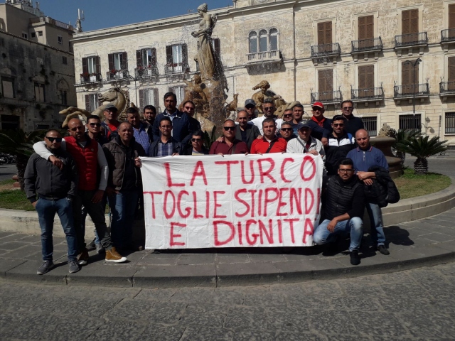 Siracusa, tornano a lavoro gli operai della Turco costruzioni ma continua l'agitazione