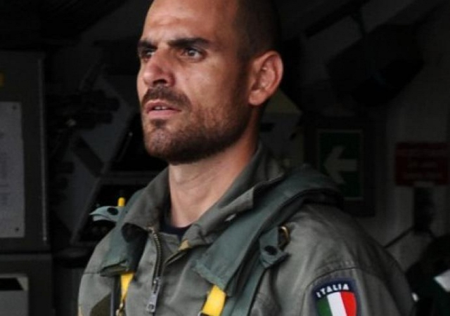 Augusta, celebrati i funerali dell'elicotterista morto in esercitazione. Presente la ministra Pinotti