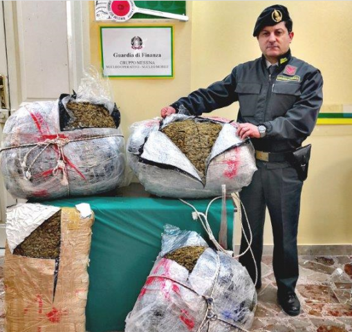 Messina, sequestrati 57 chili di marijuana: un arresto