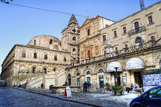 Noto, controlli a bar e ristoranti: oltre 600 euro di sanzioni