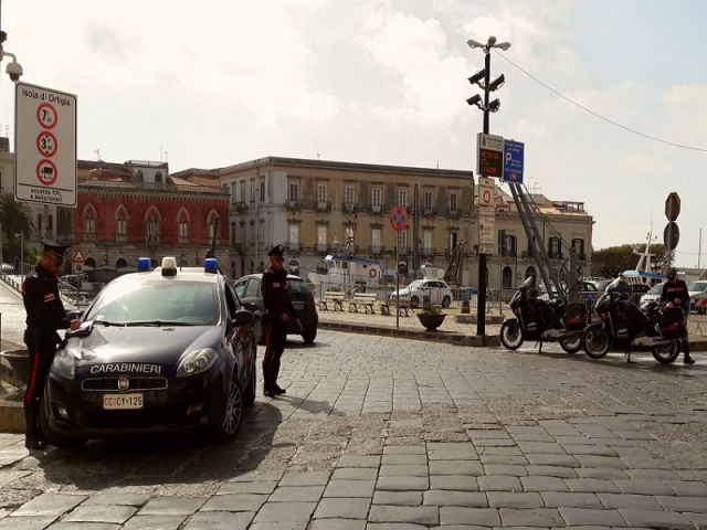 Siracusa, abusivismo commerciale: blitz di Carabinieri e Polizia Municipale: denunce e sanzioni