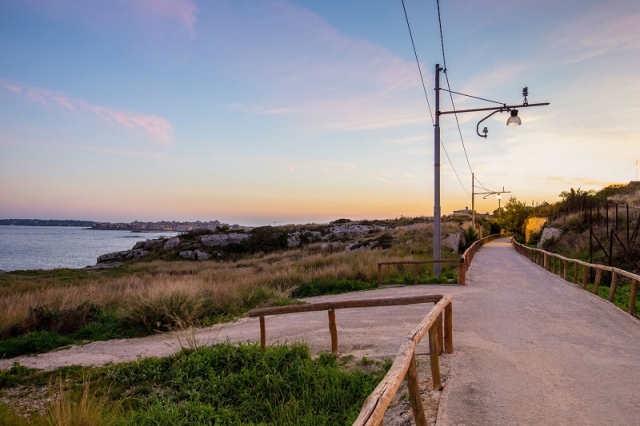 Siracusa, la pista ciclabile si rifà il look in vista della bella stagione: in programma interventi di manutenzione annuale