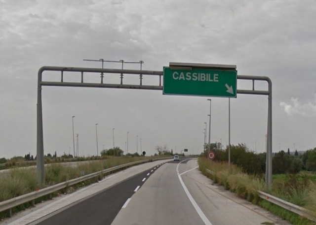 Cassibile tra gli svincoli con mezzi antincendio della Regione e dei Vigili del fuoco