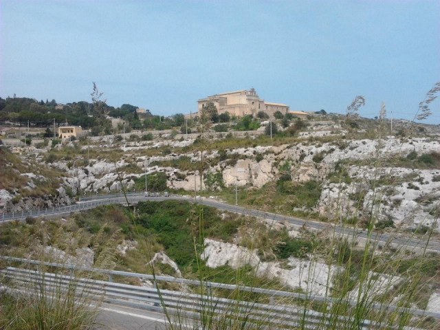 Siracusa, domenica passeggiata archeologica al Tempio di Apollo