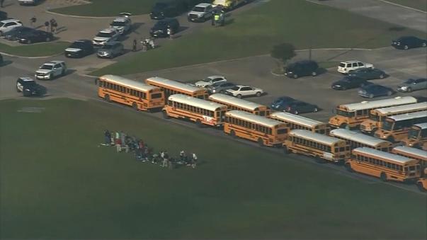 Sparatoria in una scuola in Texas, una decina di morti: 2 arresti