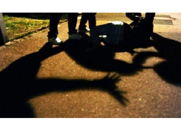 Aggressione nella notte a Siracusa, utilizzata arma contundente: la vittima è stata colpita alla testa