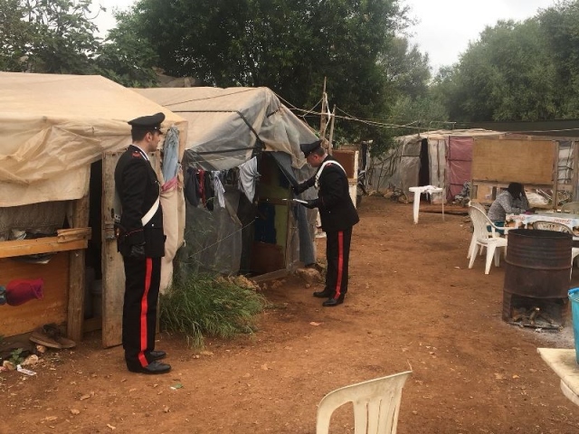Siracusa, caporalato e lavoro nero: giro di vite con controlli in aziende agricole: sanzioni per 25.000 euro