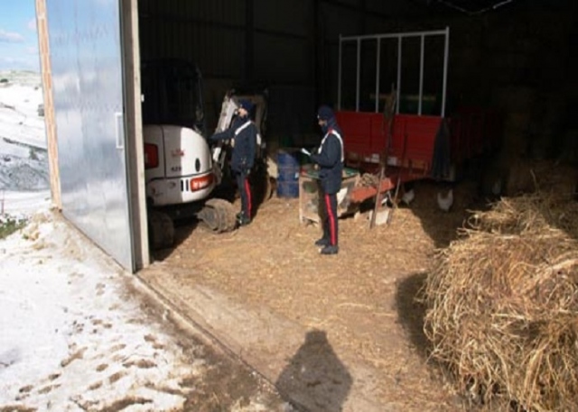 Siracusa, s'introducono in azienda agricola di un candidato sindaco e strappano documenti politici