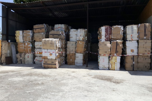 Siracusa, sequestrati capannoni abusivi adibiti a raccolta di cartone e plastica