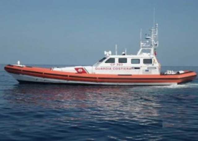 Portopalo, sbarco di 37 migranti in barca a vela