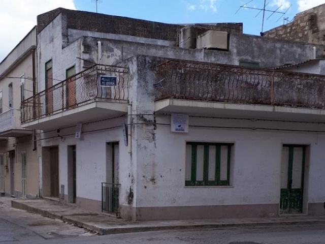 Noto, telecamere contro chi abbandona i rifiuti