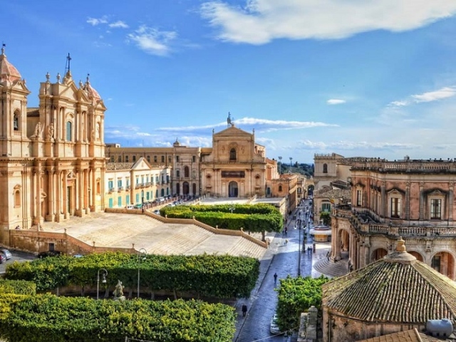 Noto, il sindaco Bonfanti presenta a Ferrara il 4° Meeting Unesco