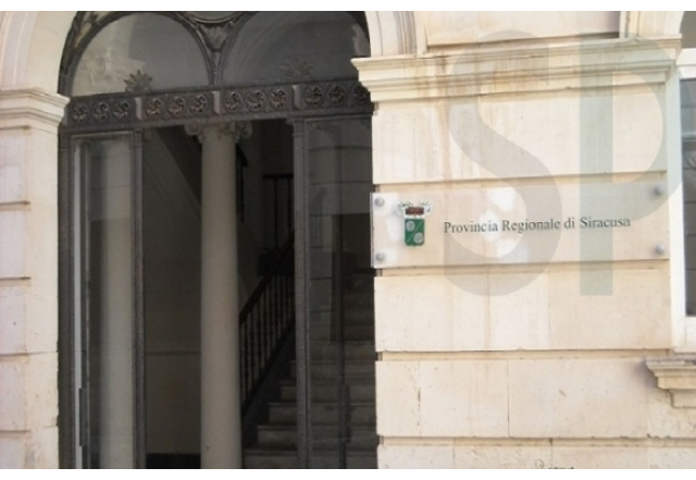 Siracusa, dipendenti ex Provincia senza stipendi: "Inaccettabile" per Italia