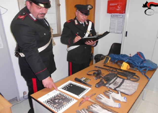 Sorpresi in due a fare scavi archeologici non autorizzati a Noto Antica