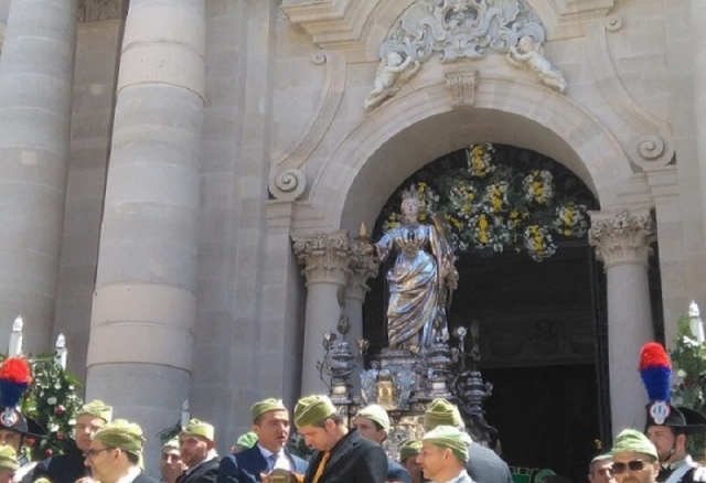 Siracusa, monito di Mons. Pappalardo alla politica: "Deve essere a servizio della comunità e non seguire interessi personali"