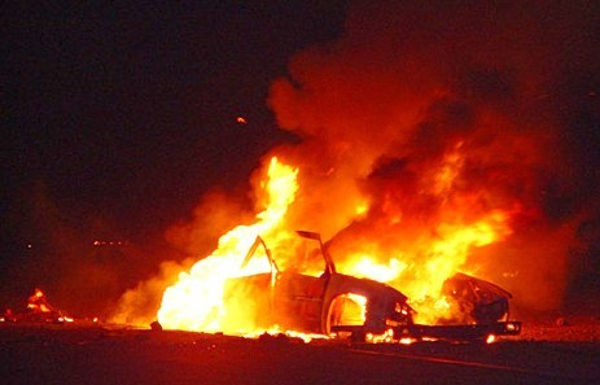 Avola, auto in fiamme in via Piave